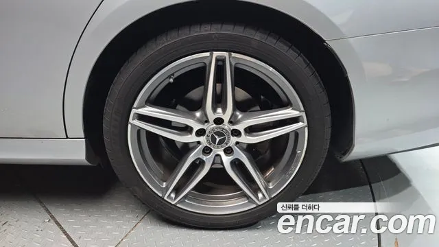 Mercedes-Benz E-Класс 2019 thumb 8