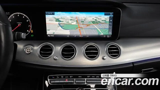 Mercedes-Benz E-Класс 2019 thumb 3
