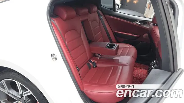 Kia Stinger 2019 thumb 2