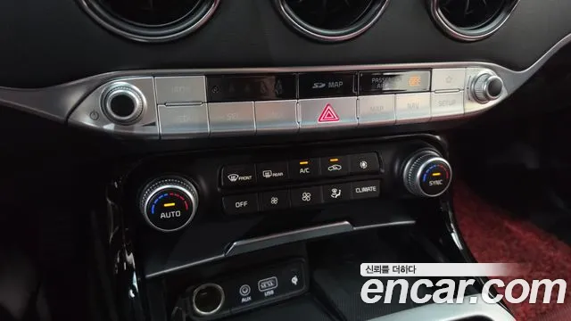 Kia Stinger 2019 thumb 4
