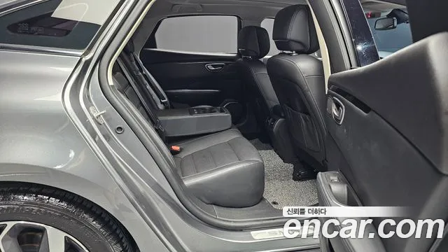 Renault Megane 2019 thumb 9