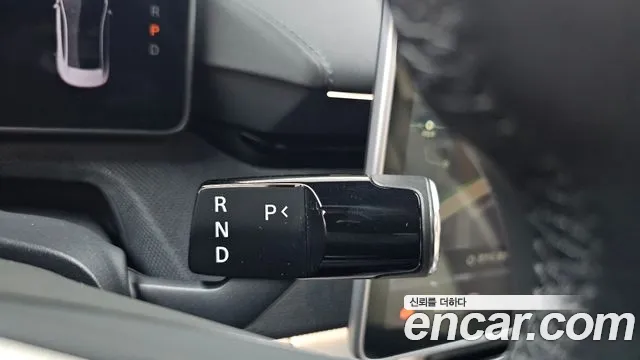 Polestar 4 2025 thumb 2