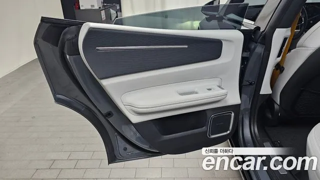 Polestar 4 2025 thumb 12