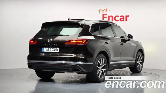 Volkswagen Touareg 2020 thumb 3