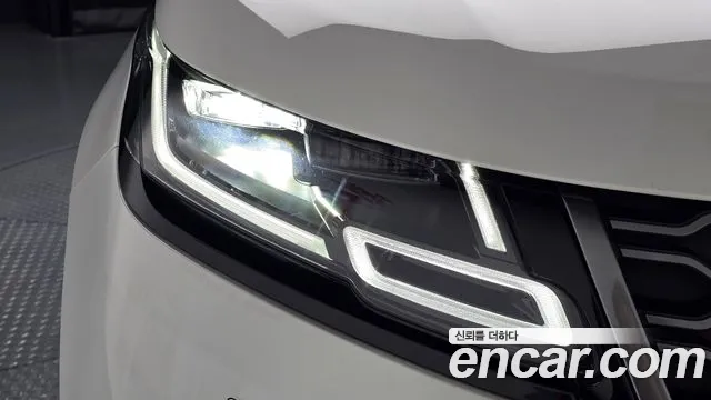 Land Rover Range Rover Velar 2021 thumb 5