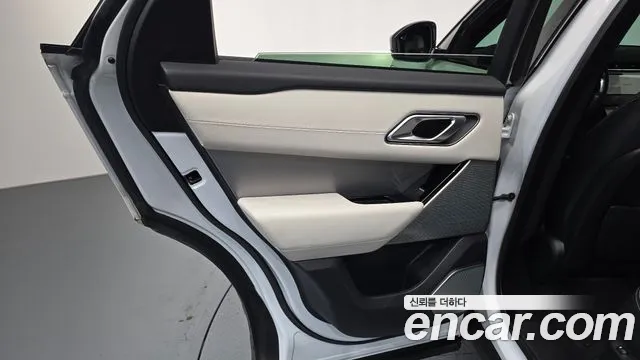 Land Rover Range Rover Velar 2021 thumb 9