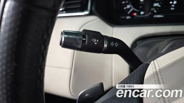 Land Rover Range Rover Velar 2021 thumb 12