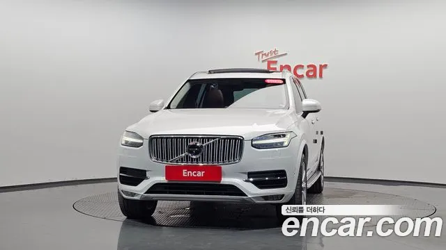 Volvo XC90 2019 thumb 2