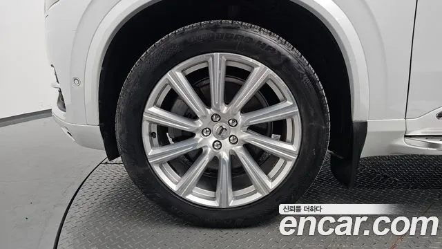 Volvo XC90 2019 thumb 6