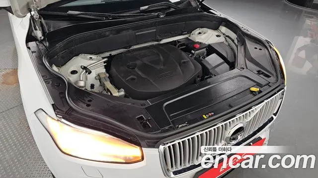 Volvo XC90 2019 thumb 9