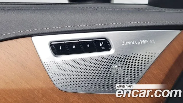 Volvo XC90 2019 thumb 4