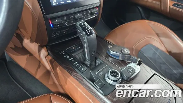 Maserati Quattroporte 2019 thumb 5