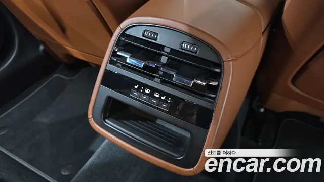Maserati Quattroporte 2019 thumb 11