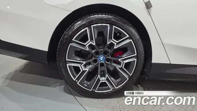 BMW i5 2024 thumb 8