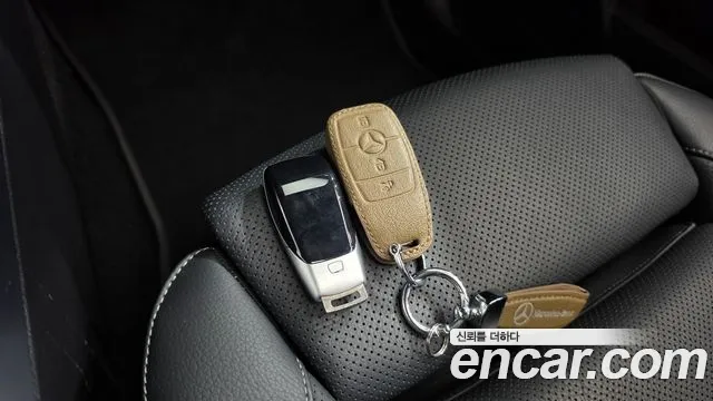 Mercedes-Benz EQB 2023 thumb 11