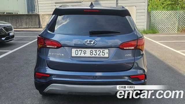 Hyundai Santa Fe 2017 thumb 4