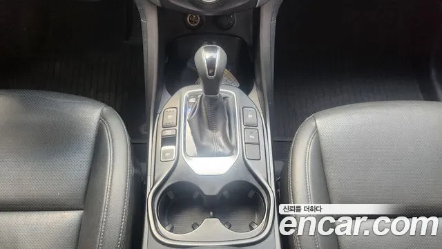Hyundai Santa Fe 2017 thumb 8