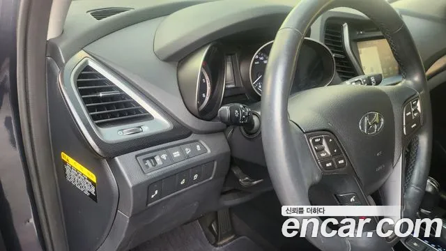 Hyundai Santa Fe 2017 thumb 10