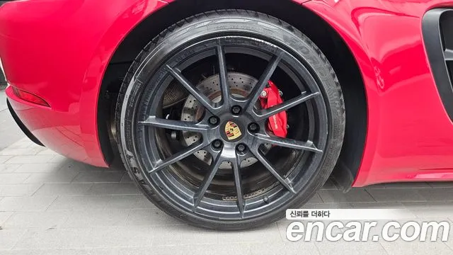 Porsche Cayman 2021 thumb 3