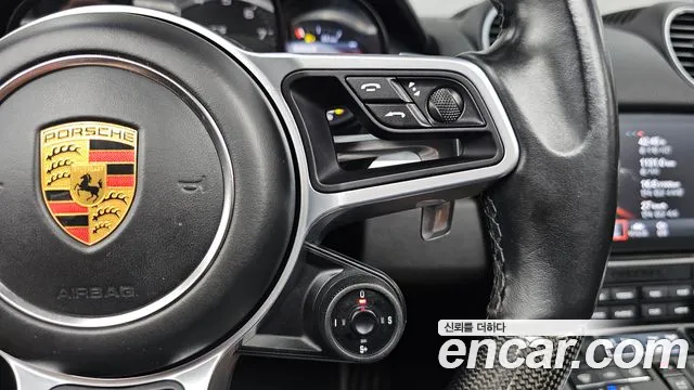 Porsche Cayman 2021 thumb 12