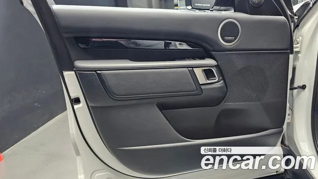 Land Rover Discovery 2021 thumb 12