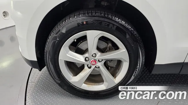 Jaguar F-Pace 2019 thumb 6