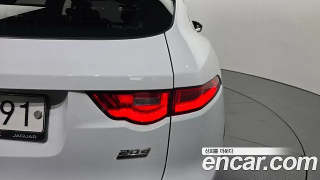 Jaguar F-Pace 2019 thumb 8