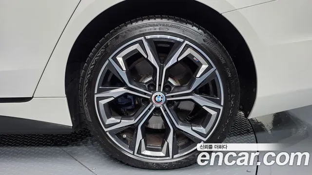 BMW i4 2024 thumb 12