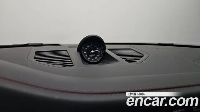 Porsche 911 2020 thumb 3