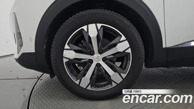 Peugeot 5008 2022 thumb 3
