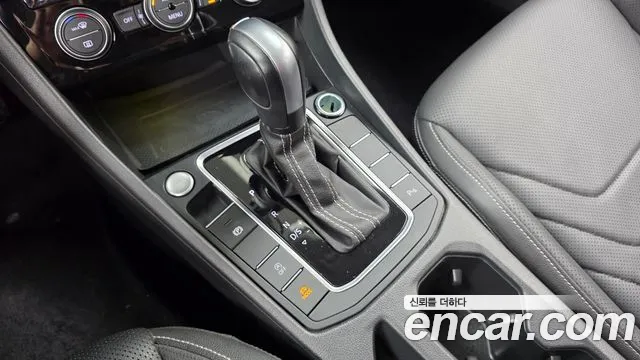 Volkswagen Jetta 2021 thumb 3