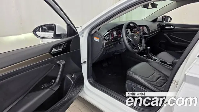 Volkswagen Jetta 2021 thumb 6