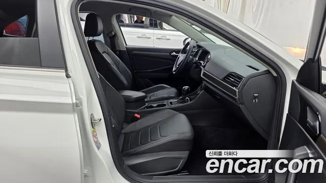 Volkswagen Jetta 2021 thumb 4