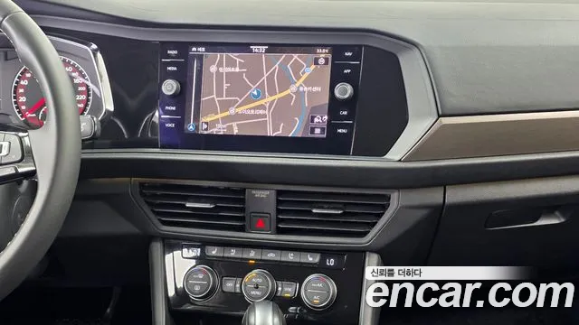 Volkswagen Jetta 2021 thumb 5