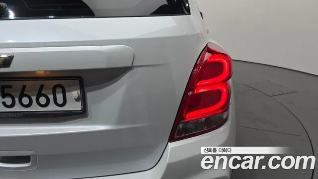 Chevrolet Tracker 2019 thumb 2