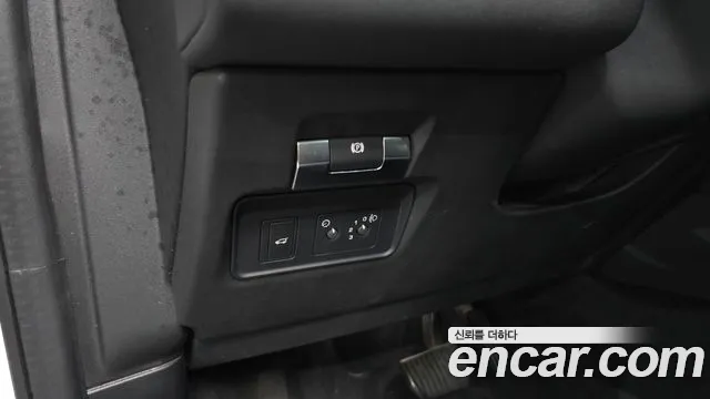 Land Rover Discovery Sport 2020 thumb 2