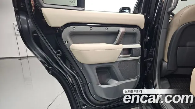 Land Rover Defender 2020 thumb 2