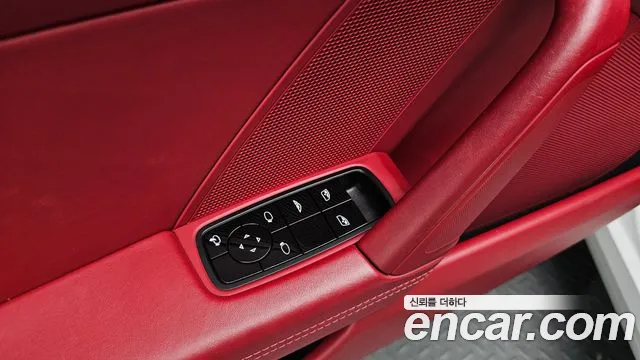 Porsche 911 2021 thumb 6
