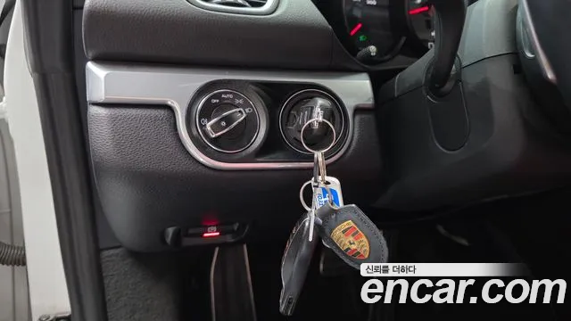 Porsche Cayman 2020 thumb 4