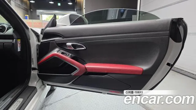 Porsche Cayman 2020 thumb 12