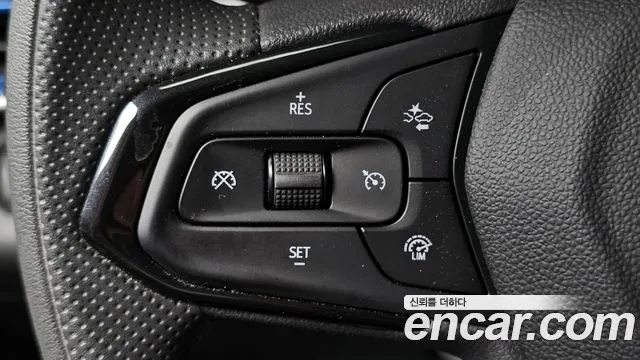 Chevrolet Tracker 2025 thumb 2