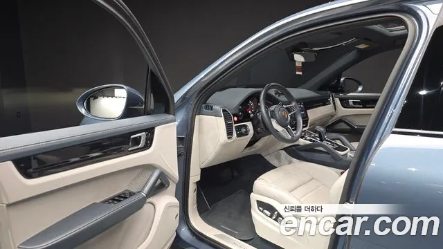 Porsche Cayenne 2020 thumb 8
