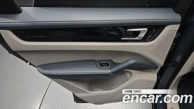 Porsche Cayenne 2020 thumb 7