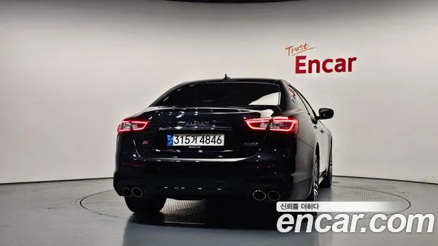 Maserati Ghibli 2020 thumb 8