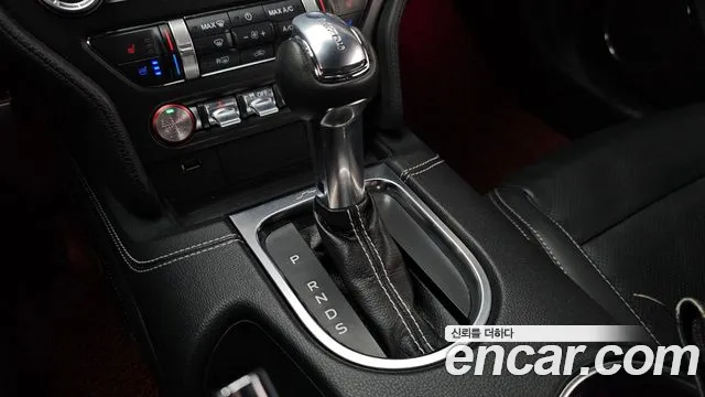 Ford Mustang Mach-E 2023 thumb 10