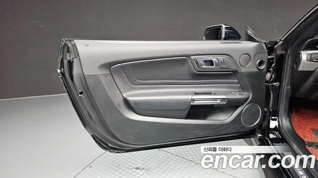 Ford Mustang Mach-E 2023 thumb 3