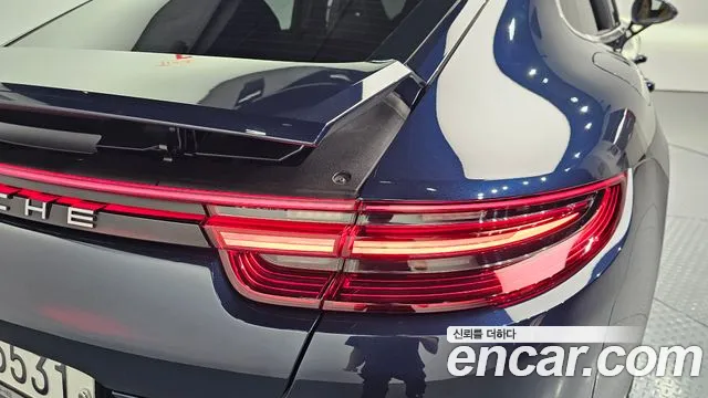 Porsche Panamera 2019 thumb 4