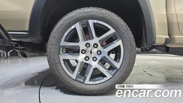 Chevrolet Colorado 2024 thumb 6