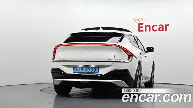Kia EV6 2023 thumb 4