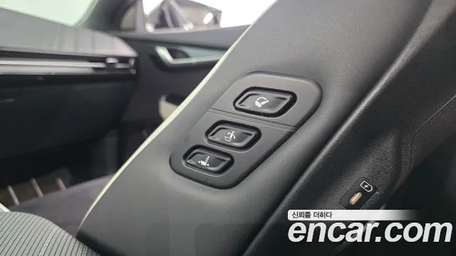 Kia EV6 2023 thumb 8